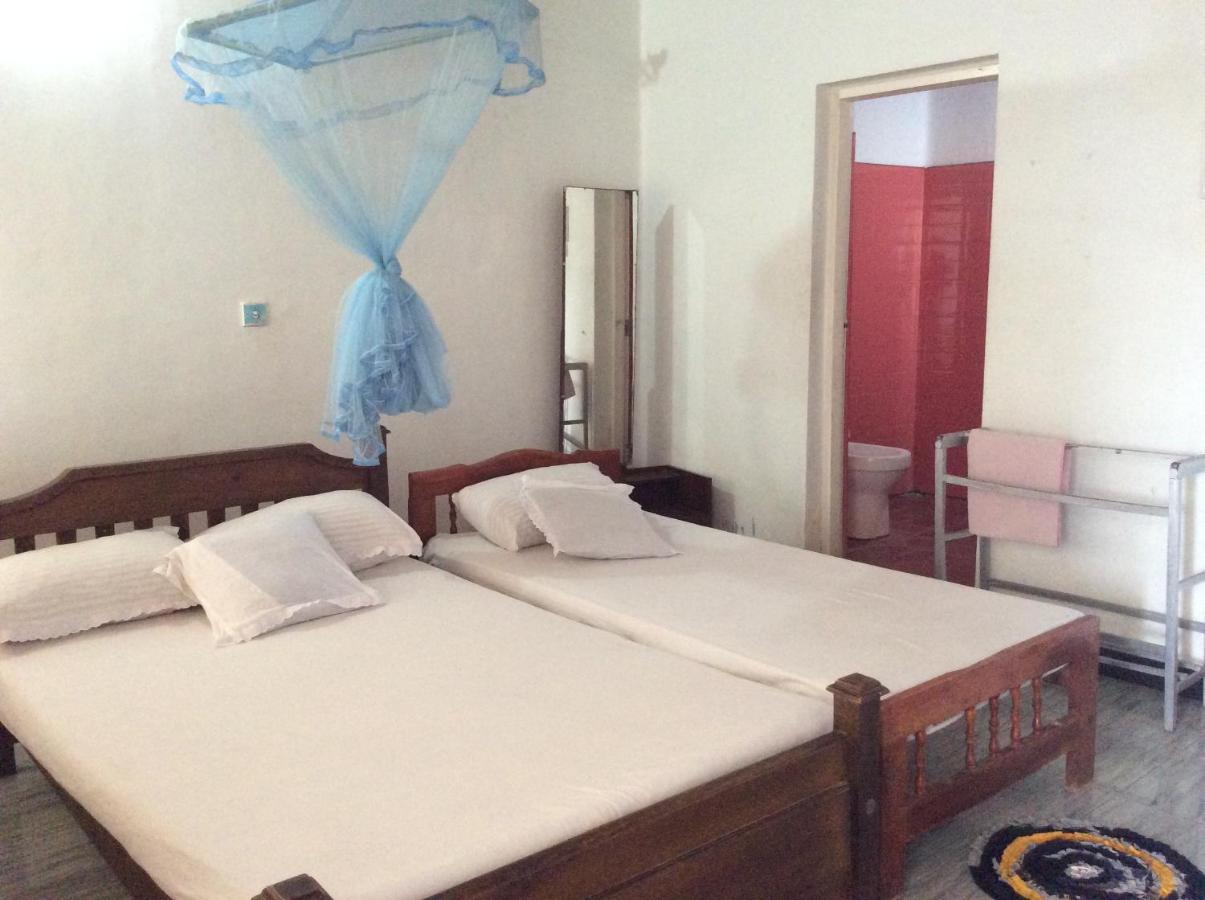 New Rest House Sea View Hotel Негомбо Экстерьер фото