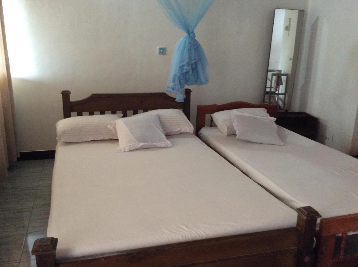 New Rest House Sea View Hotel Негомбо Экстерьер фото