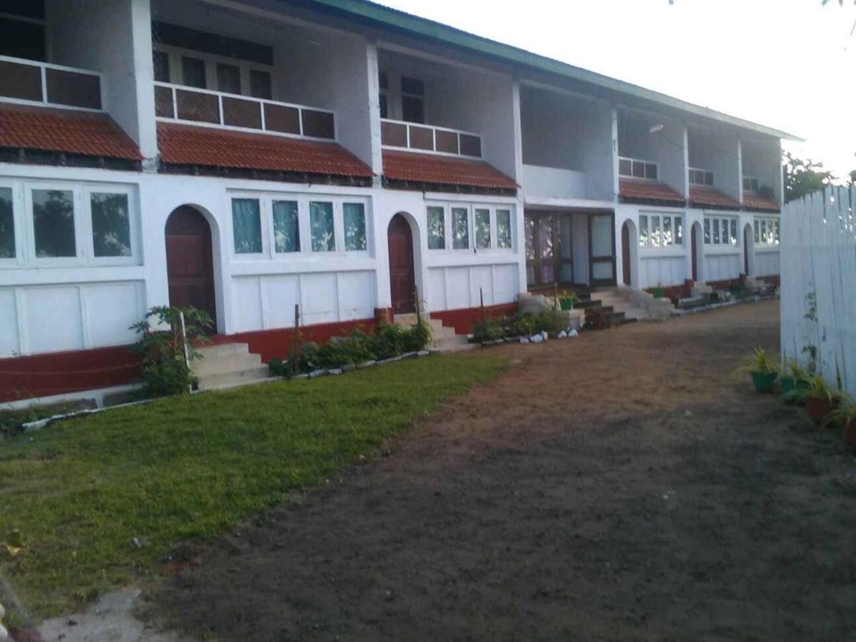 New Rest House Sea View Hotel Негомбо Экстерьер фото